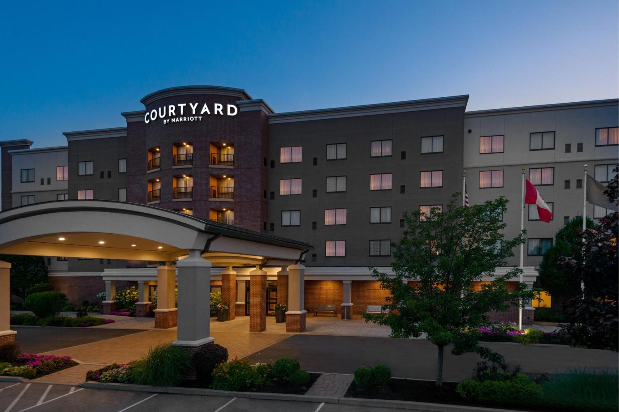 Courtyard By Marriott Buffalo Airport Hotel Cheektowaga Exterior photo