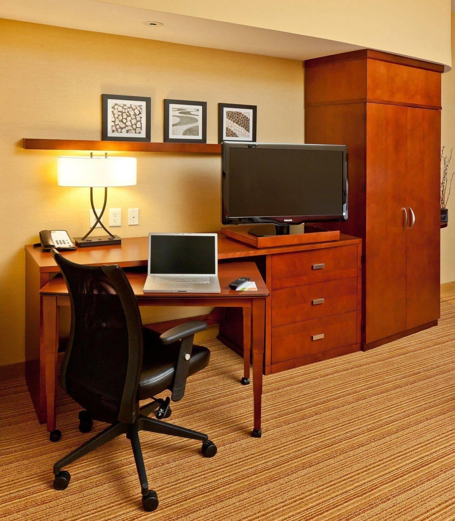 Courtyard By Marriott Buffalo Airport Hotel Cheektowaga Room photo